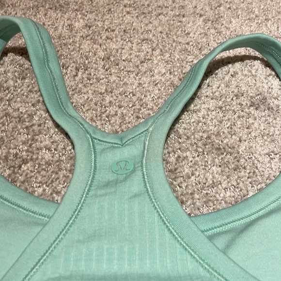 LULULEMON tank - Picture 5 of 5